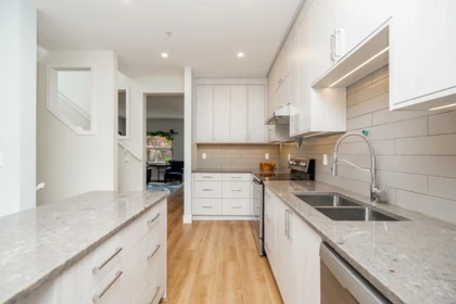 Hallway Photo of 117 1055 Riverwood Gate, Port Coquitlam, BC