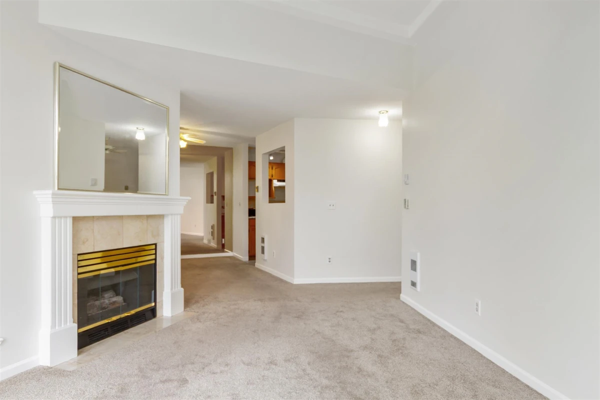 Dining Area Photo of 325 22611 116 Avenue, Maple Ridge, BC