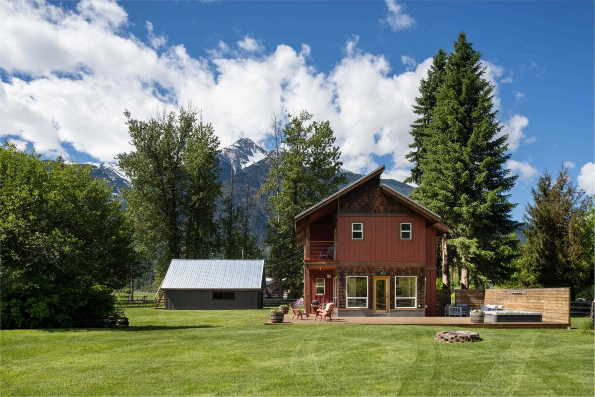 Exterior Rear Photo of 8950 Pemberton Meadows Road, Pemberton, BC