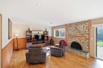 Entry Foyer Photo of 526 Yale Road, Port Moody, BC