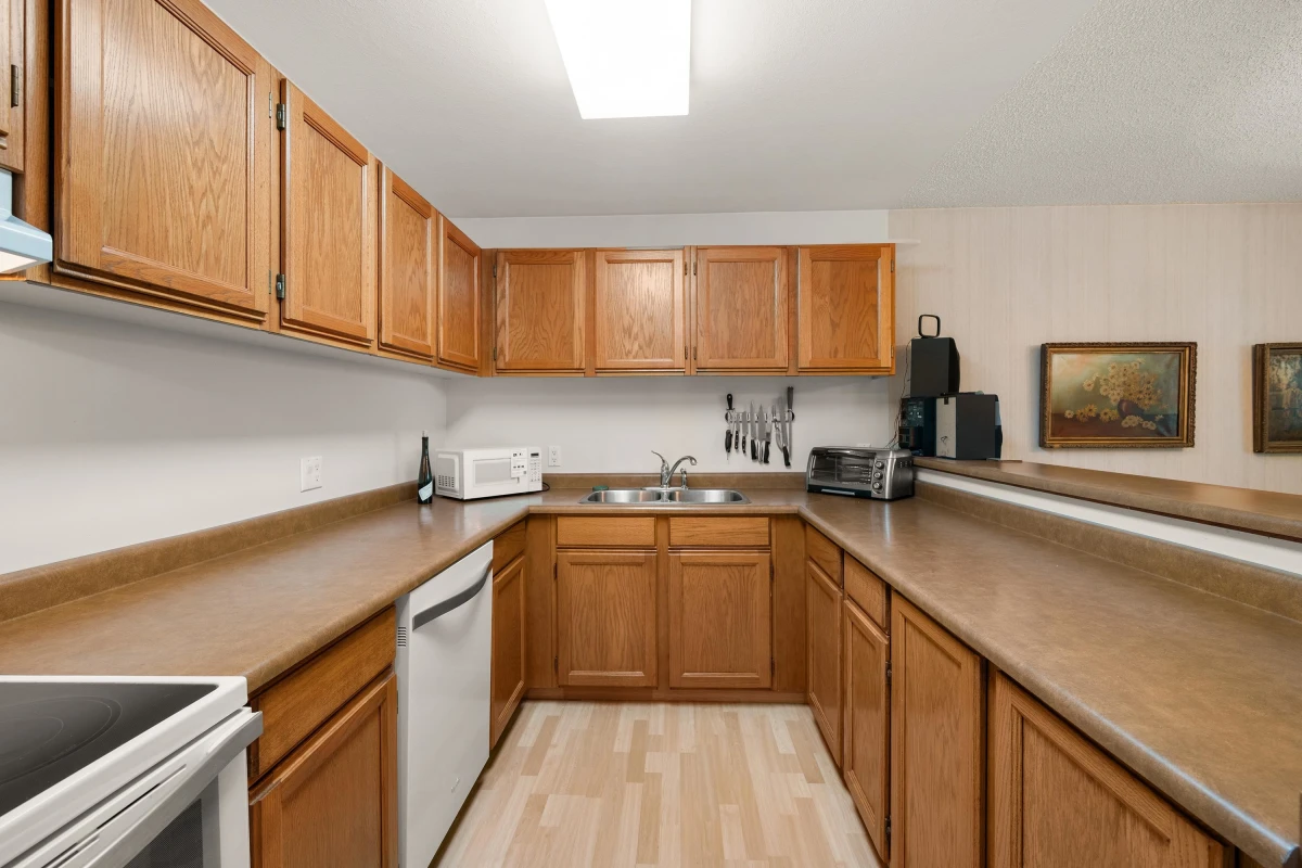 Dining Area Photo of 508 1442 Foster Street, White Rock, BC