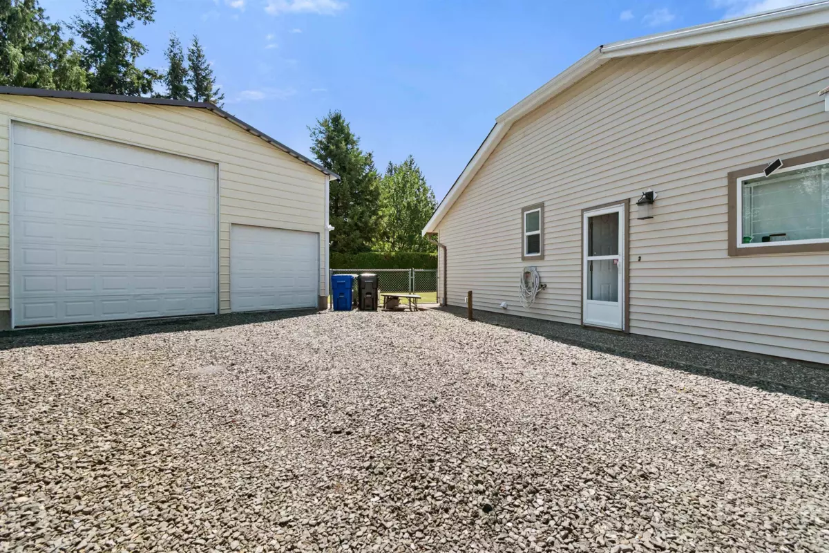 Family Room Photo of 46118 Downes Avenue, Chilliwack, BC