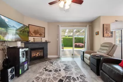 Swimming Pool Photo of 46118 Downes Avenue, Chilliwack, BC