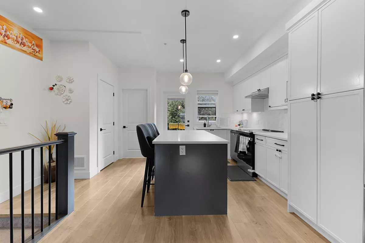 Dining Area Photo of 11 32970 TUNBRIDGE AVENUE, Mission BC V2V 0J9