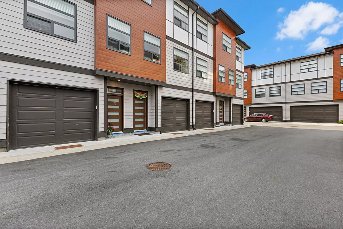 Exterior Rear Photo of 11 32970 TUNBRIDGE AVENUE, Mission BC V2V 0J9