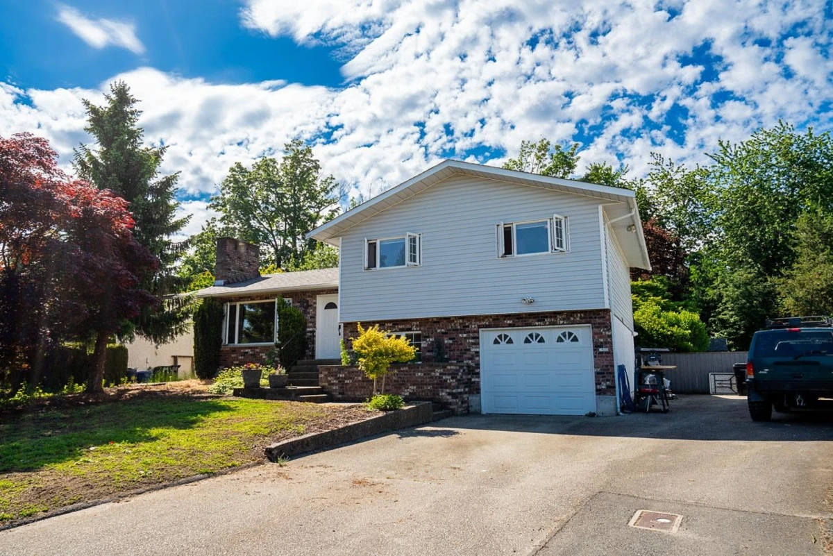 Family Room Photo of 46070 Roy Avenue, Chilliwack, BC