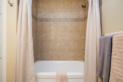 Hallway Photo of 46070 Roy Avenue, Chilliwack, BC