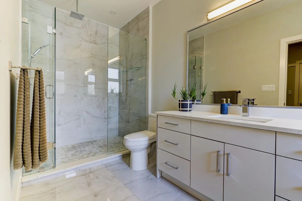 Guest Bathroom Photo of 2004 Tiyata Boulevard, Pemberton, BC