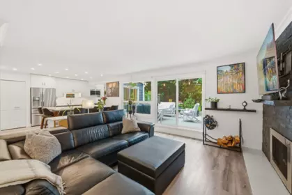 Breakfast Nook Photo of 4 9151 Forest Grove Drive, Burnaby, BC