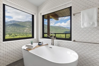 Mudroom Photo of 1305 Eagle Drive, Pemberton, BC
