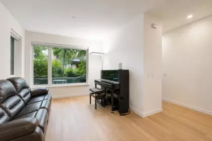 42 528 E 2nd Street, North Vancouver, BC, North Vancouver — Townhouse for sale