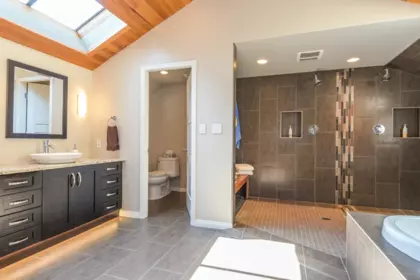 Powder Room Photo of 23951 58a Place, Langley, BC