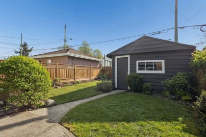 Hot Tub / Spa Photo of 4344 Skeena Street, Vancouver, BC