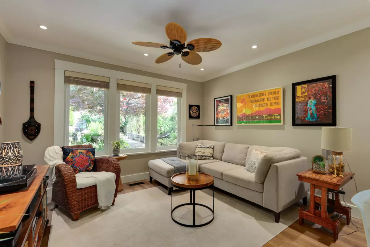 Family Room Photo of 3821 Lonsdale Avenue, North Vancouver, BC