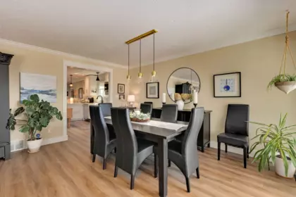 Breakfast Nook Photo of 3821 Lonsdale Avenue, North Vancouver, BC