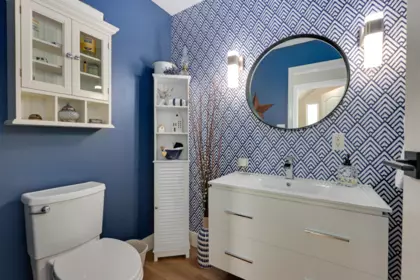 Primary Bathroom Photo of 3821 Lonsdale Avenue, North Vancouver, BC