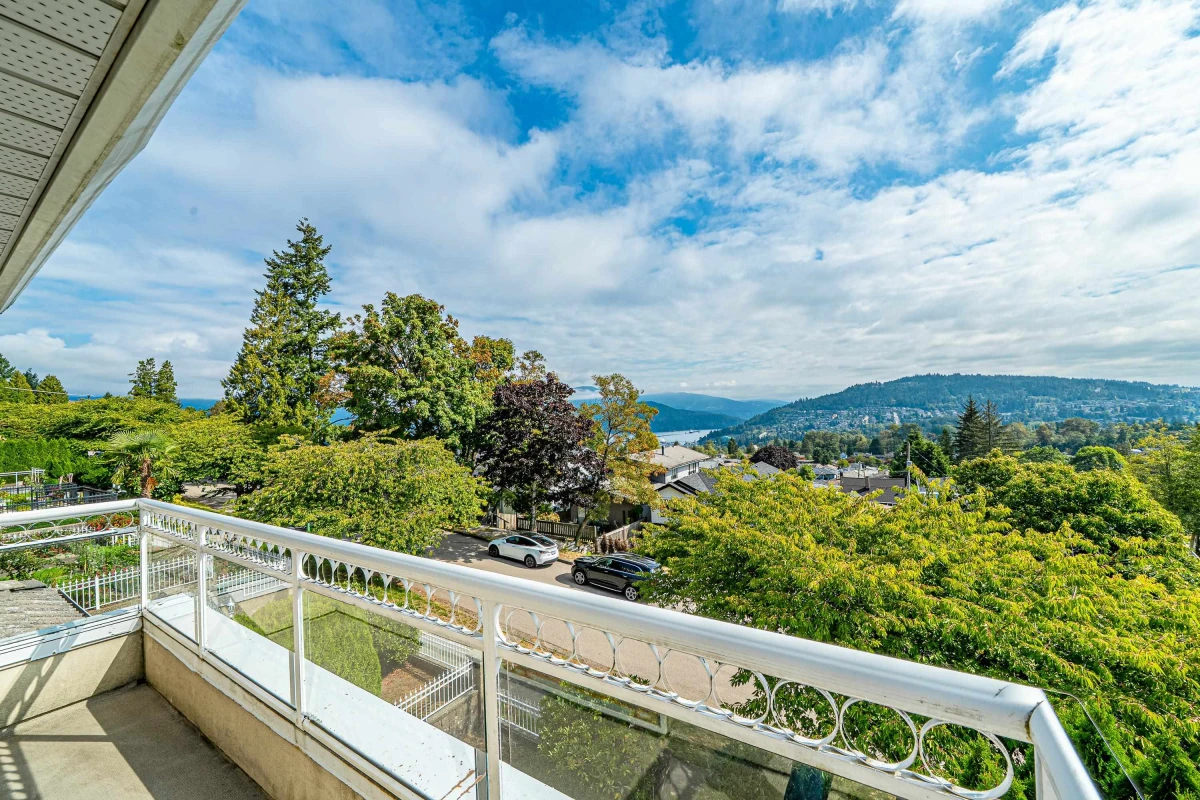 Family Room Photo of 155 Ellesmere Avenue, Burnaby, BC