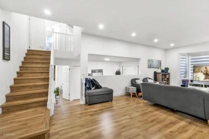 Kitchen Photo of 15390 85 Avenue, Surrey, BC