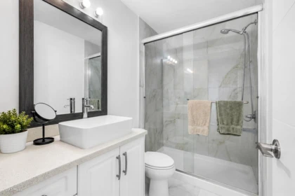 Laundry Room Photo of 15390 85 Avenue, Surrey, BC