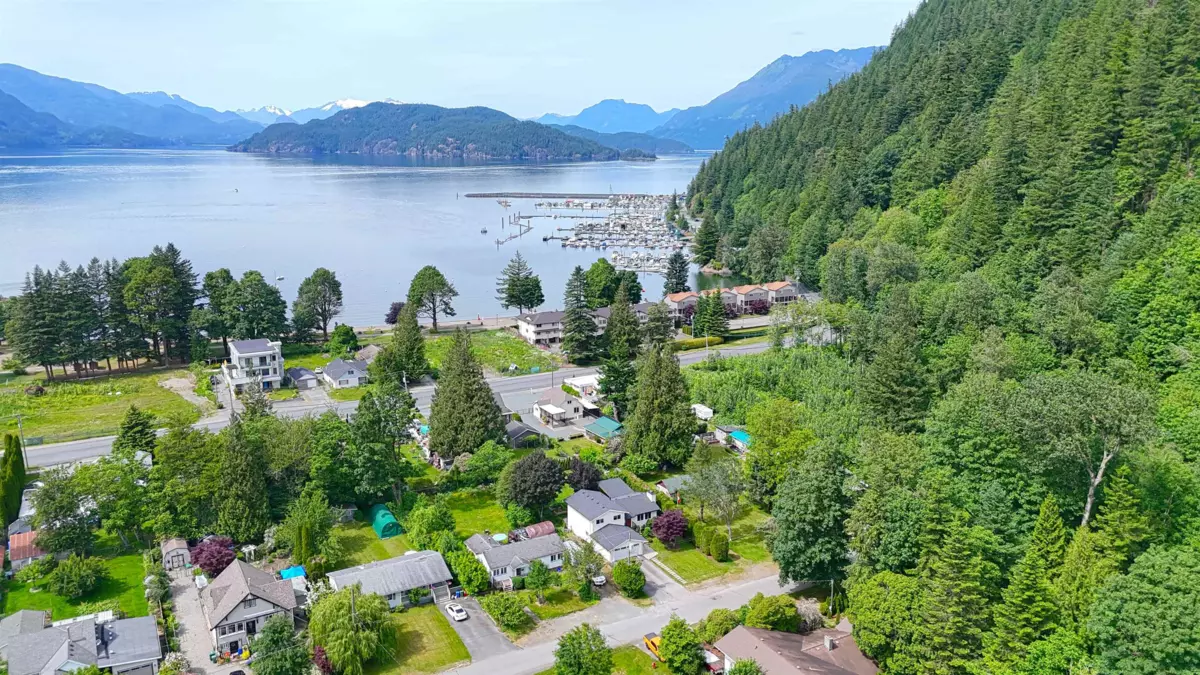 Exterior Rear Photo of 571 Echo Avenue, Harrison Hot Springs, BC