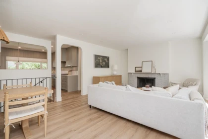 2784 Crescentview Drive, North Vancouver, BC, North Vancouver — Single Family Residence for sale