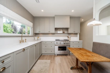 Kitchen Island Photo of 2784 Crescentview Drive, North Vancouver, BC