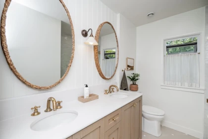 Primary Bathroom Photo of 2784 Crescentview Drive, North Vancouver, BC