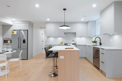 Kitchen Island Photo of 1 4855 Venables Street, Burnaby, BC