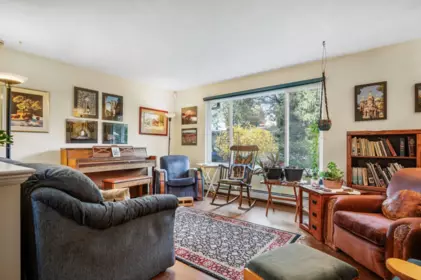 Breakfast Nook Photo of 8952 Wright Street, Langley, BC