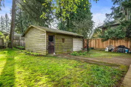 Garden / Landscaping Photo of 8952 Wright Street, Langley, BC