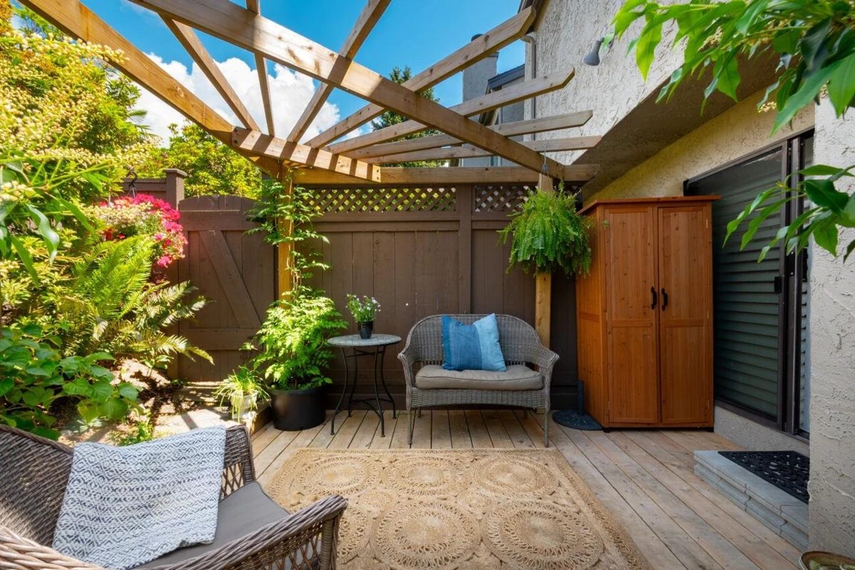 Family Room Photo of 10 230 W 14 Street, North Vancouver, BC