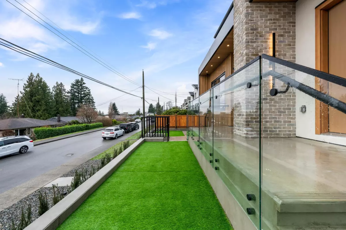 Family Room Photo of 1 6107 PATRICK STREET, Burnaby BC V5J 3B8