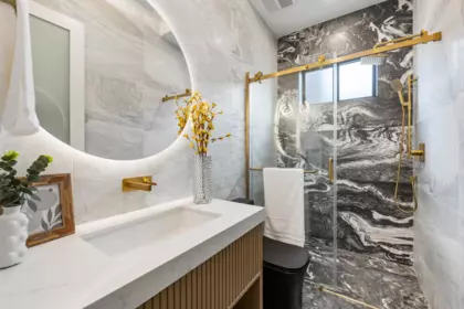 Primary Bathroom Photo of 1 6107 PATRICK STREET, Burnaby BC V5J 3B8