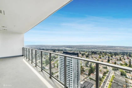 Guest Bathroom Photo of 3405 6511 Sussex Avenue, Burnaby, BC