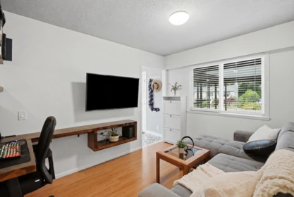 Garage Interior Photo of 7268 York Crescent, Delta, BC