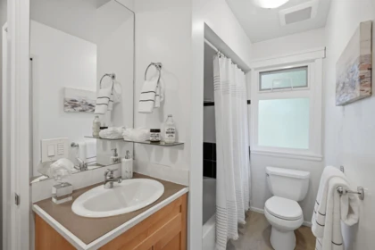 Hallway Photo of 7268 York Crescent, Delta, BC