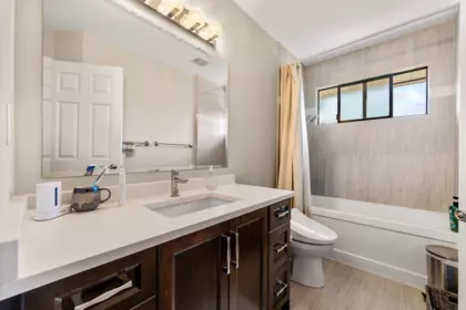 Hallway Photo of 14888 20a Avenue, Surrey, BC