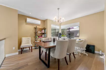 Kitchen Island Photo of 14888 20a Avenue, Surrey, BC
