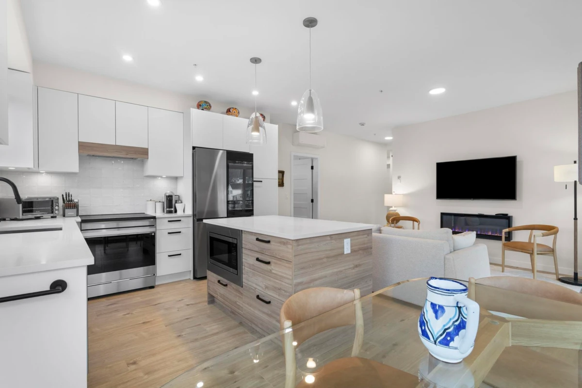Dining Area Photo of 211 33920 Best Avenue, Mission, BC