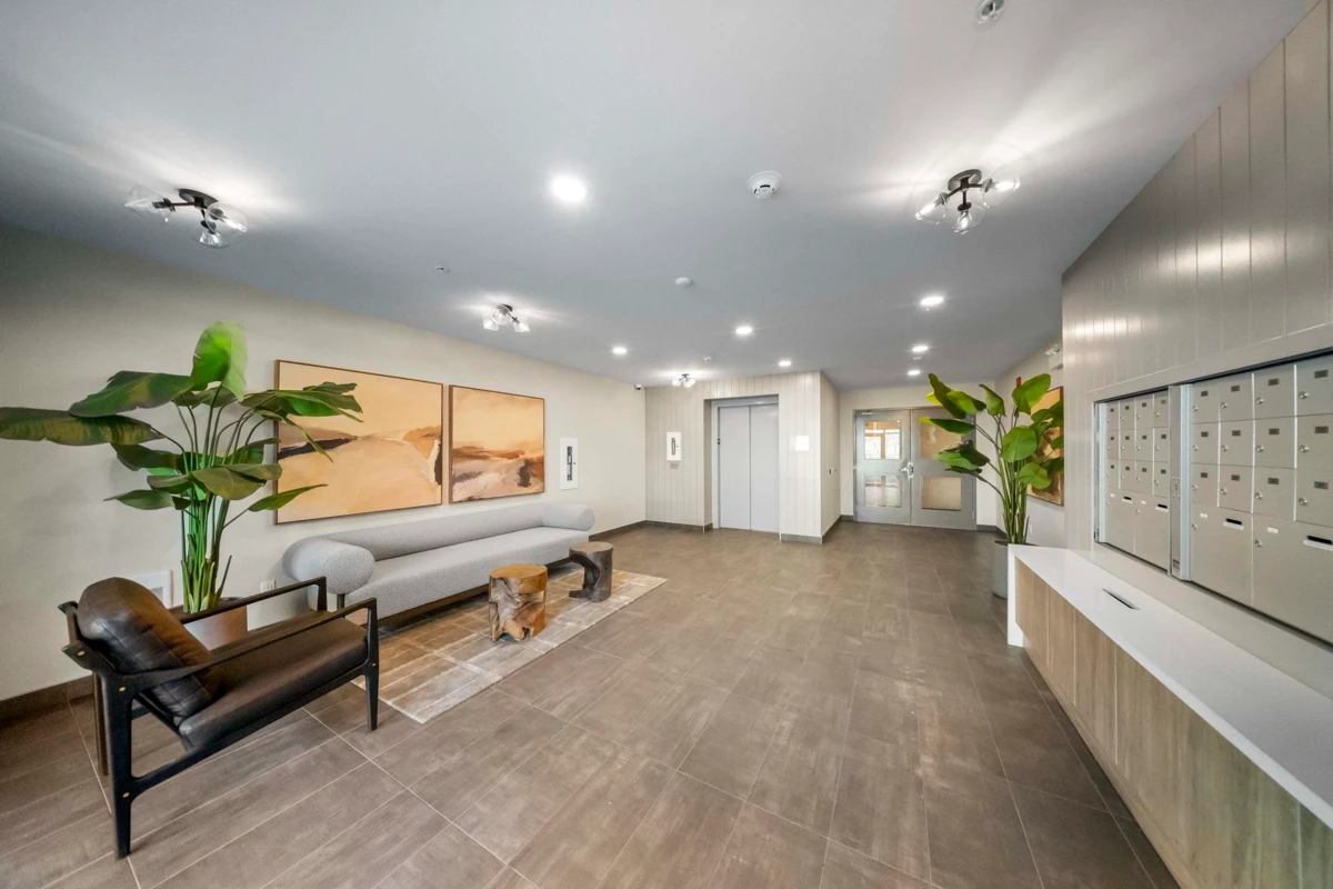 Living Room Photo of 211 33920 Best Avenue, Mission, BC