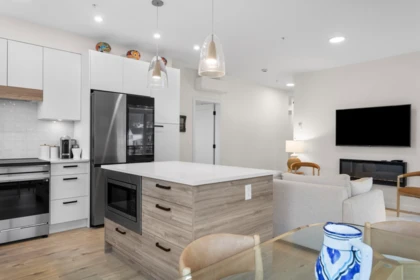 Breakfast Nook Photo of 211 33920 Best Avenue, Mission, BC