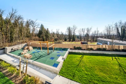 Front Yard Photo of 211 33920 Best Avenue, Mission, BC