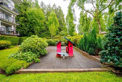 Front Yard Photo of 419 12039 64 Avenue, Surrey, BC