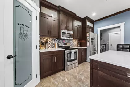 Walk-In Closet Photo of 1925 Merlot Boulevard, Abbotsford, BC