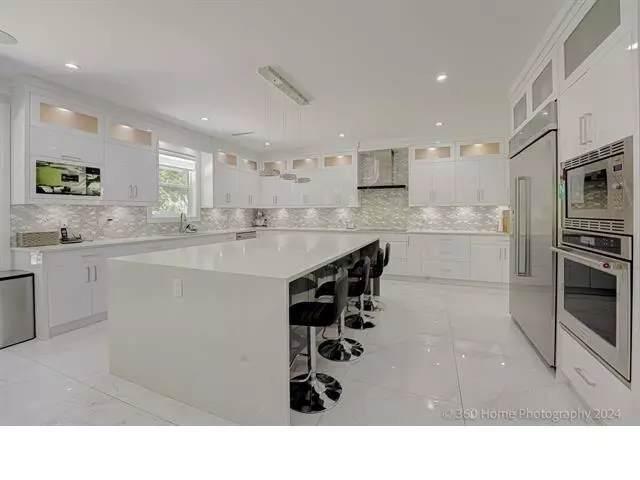 Family Room Photo of 9093 Buchanan Place, Surrey, BC