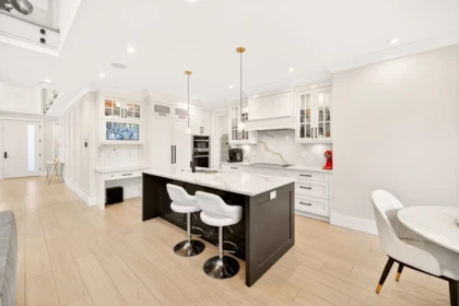 Kitchen Island Photo of 3780 Blundell Road, Richmond, BC