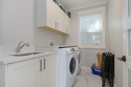 Guest Bathroom Photo of 33797 Knight Avenue, Mission, BC