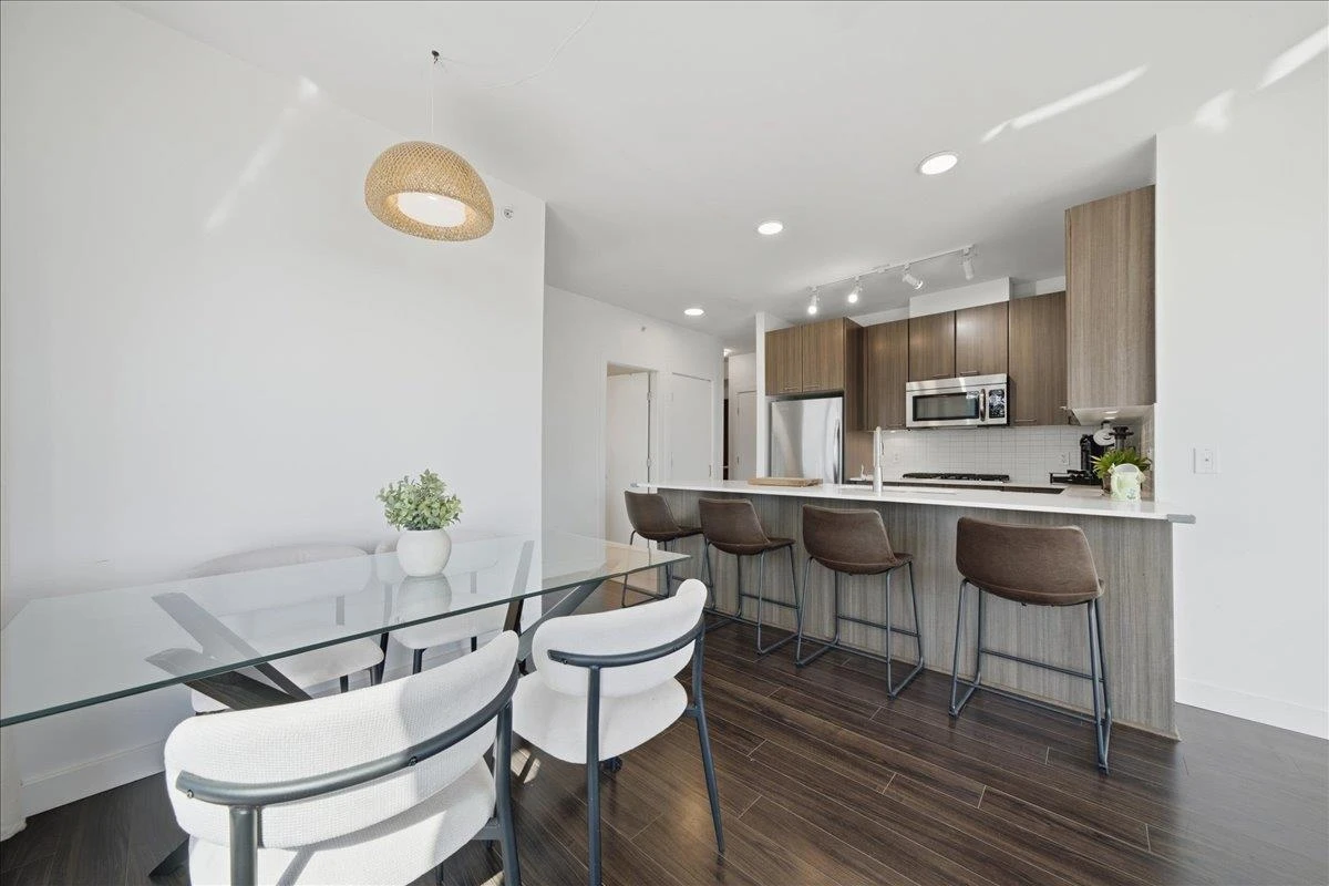 Dining Area Photo of 802 2789 Shaughnessy Street, Port Coquitlam, BC