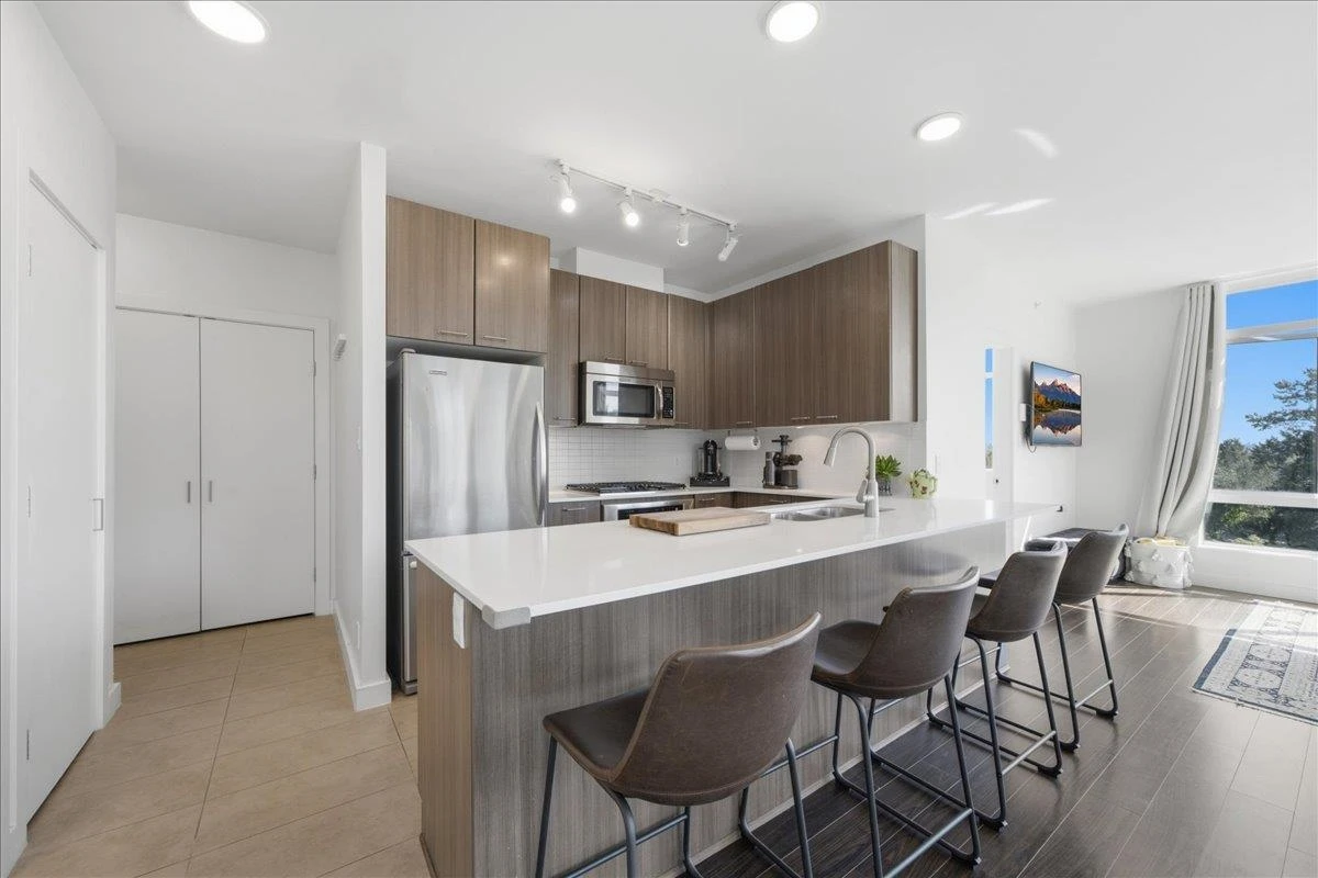Family Room Photo of 802 2789 Shaughnessy Street, Port Coquitlam, BC
