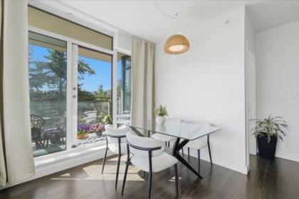 Kitchen Island Photo of 802 2789 Shaughnessy Street, Port Coquitlam, BC